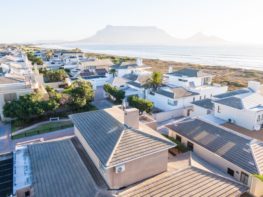 To Let 4 Bedroom Property for Rent in Sunset Links Western Cape